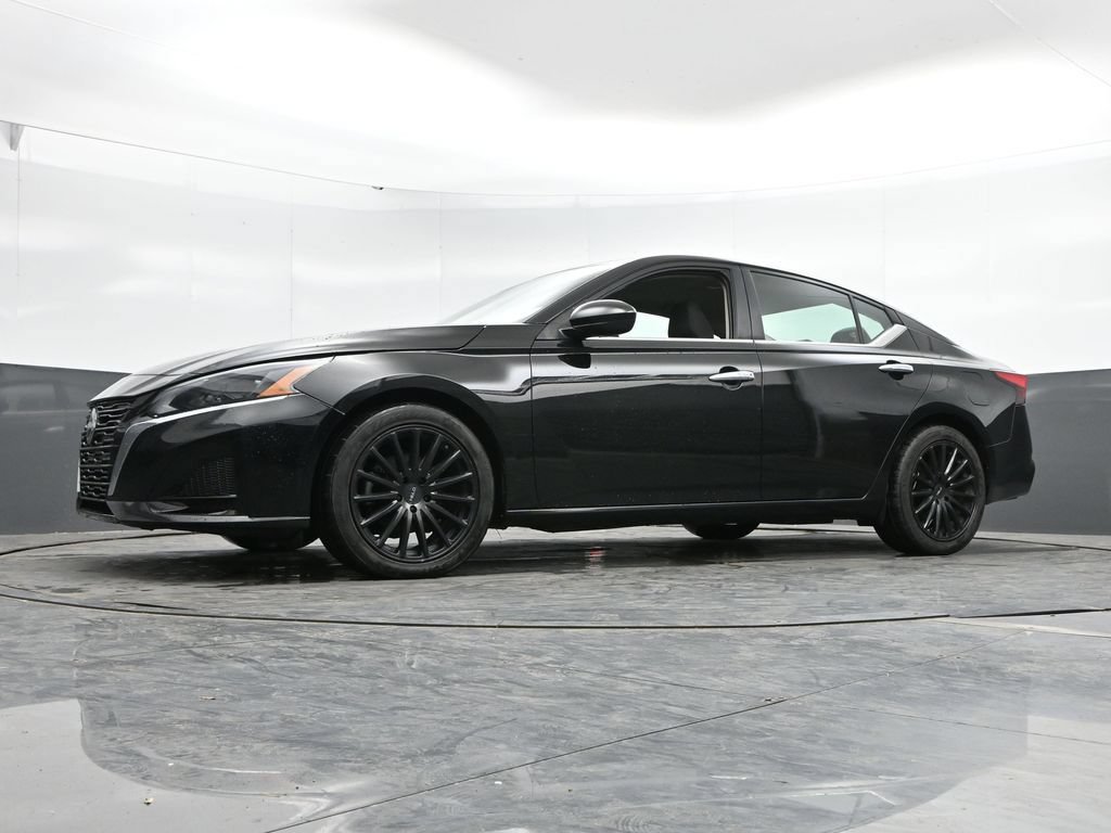 Used 2023 Nissan Altima 2.5 SV FWD image 43