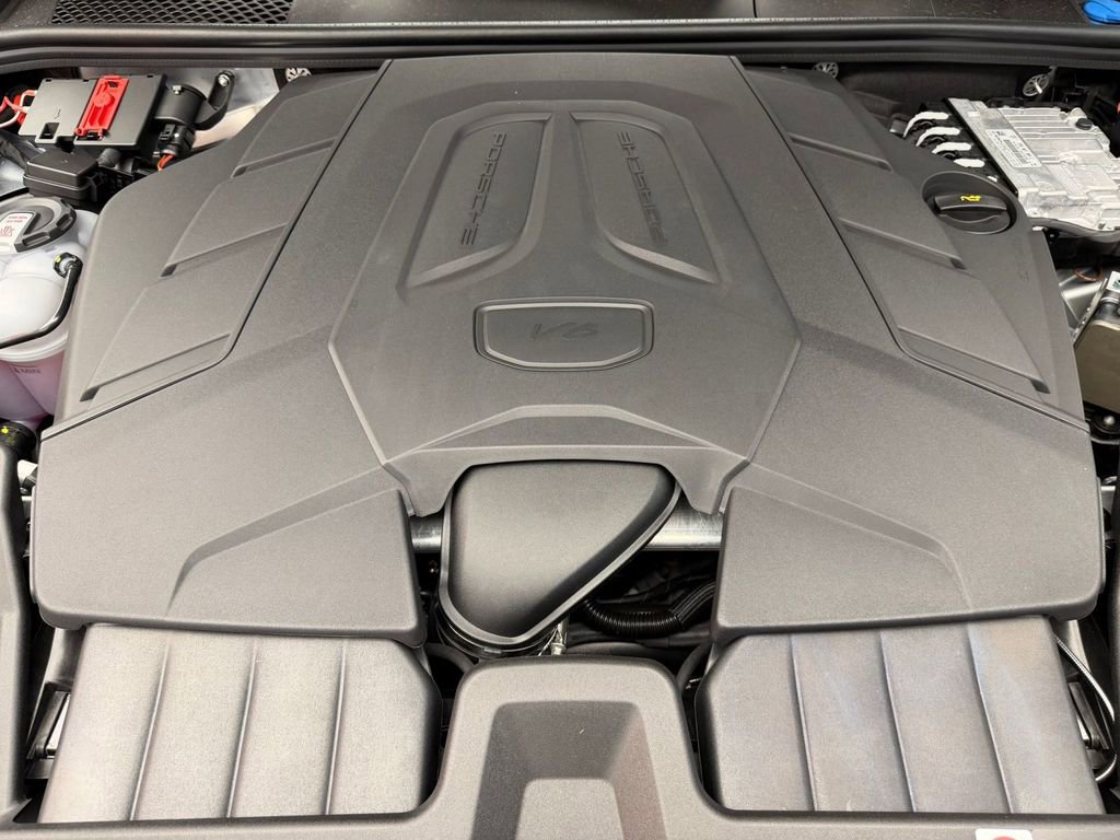 New 2026 Porsche Cayenne Coupe AWD/4WD image 18