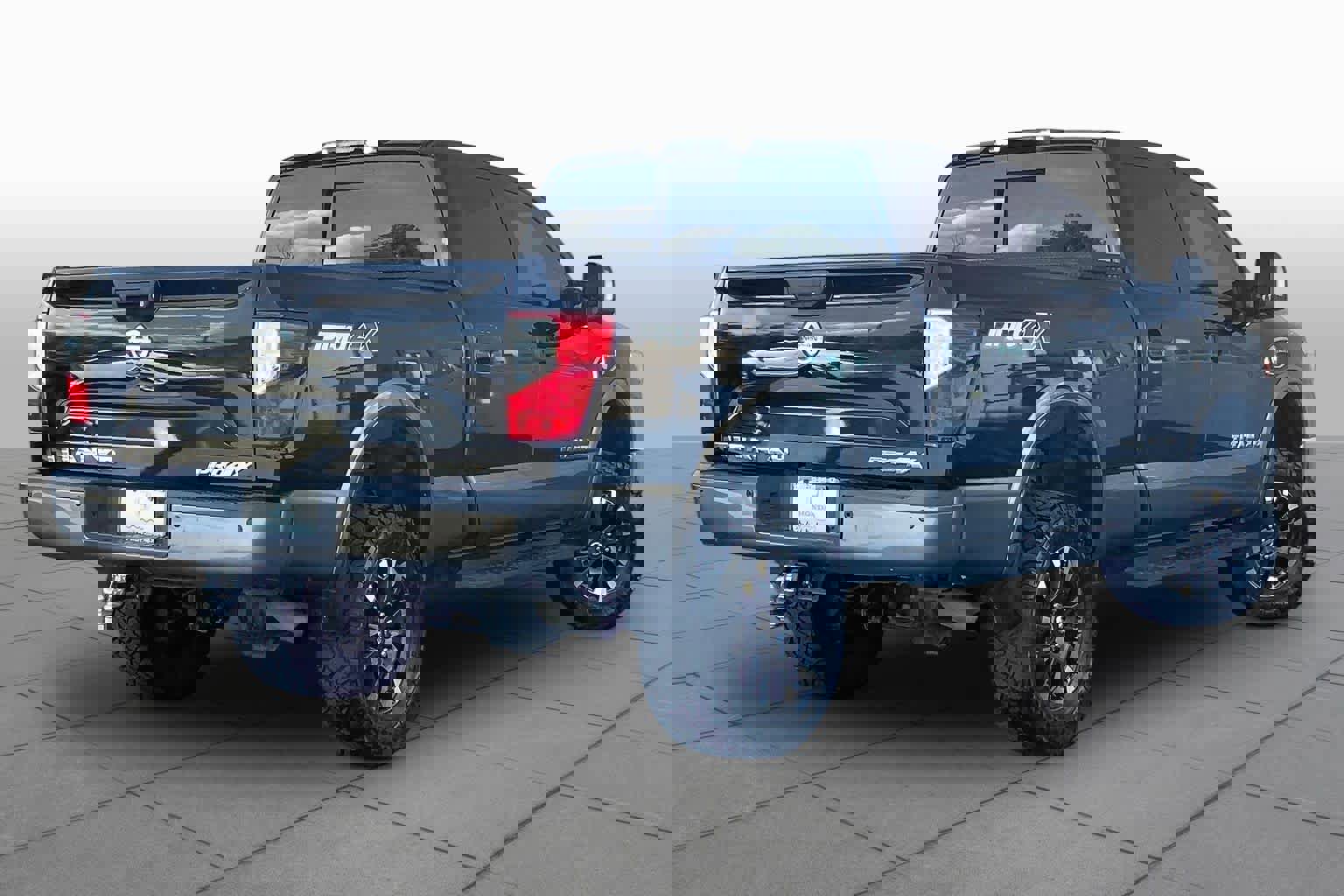 Used 2016 Nissan Titan PRO-4X image 13