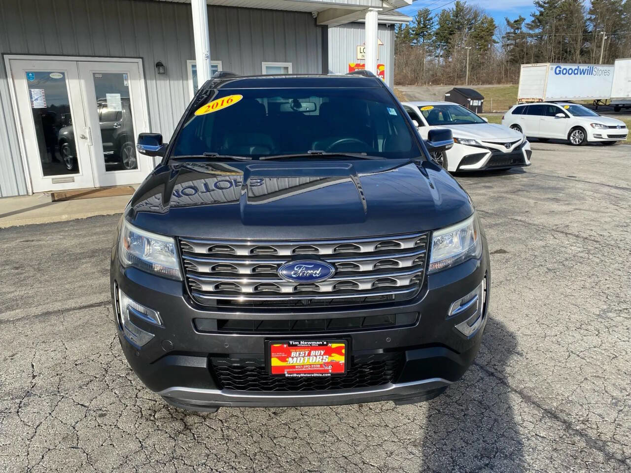 Used 2016 Ford Explorer XLT w/ Equipment Group 202A image 10