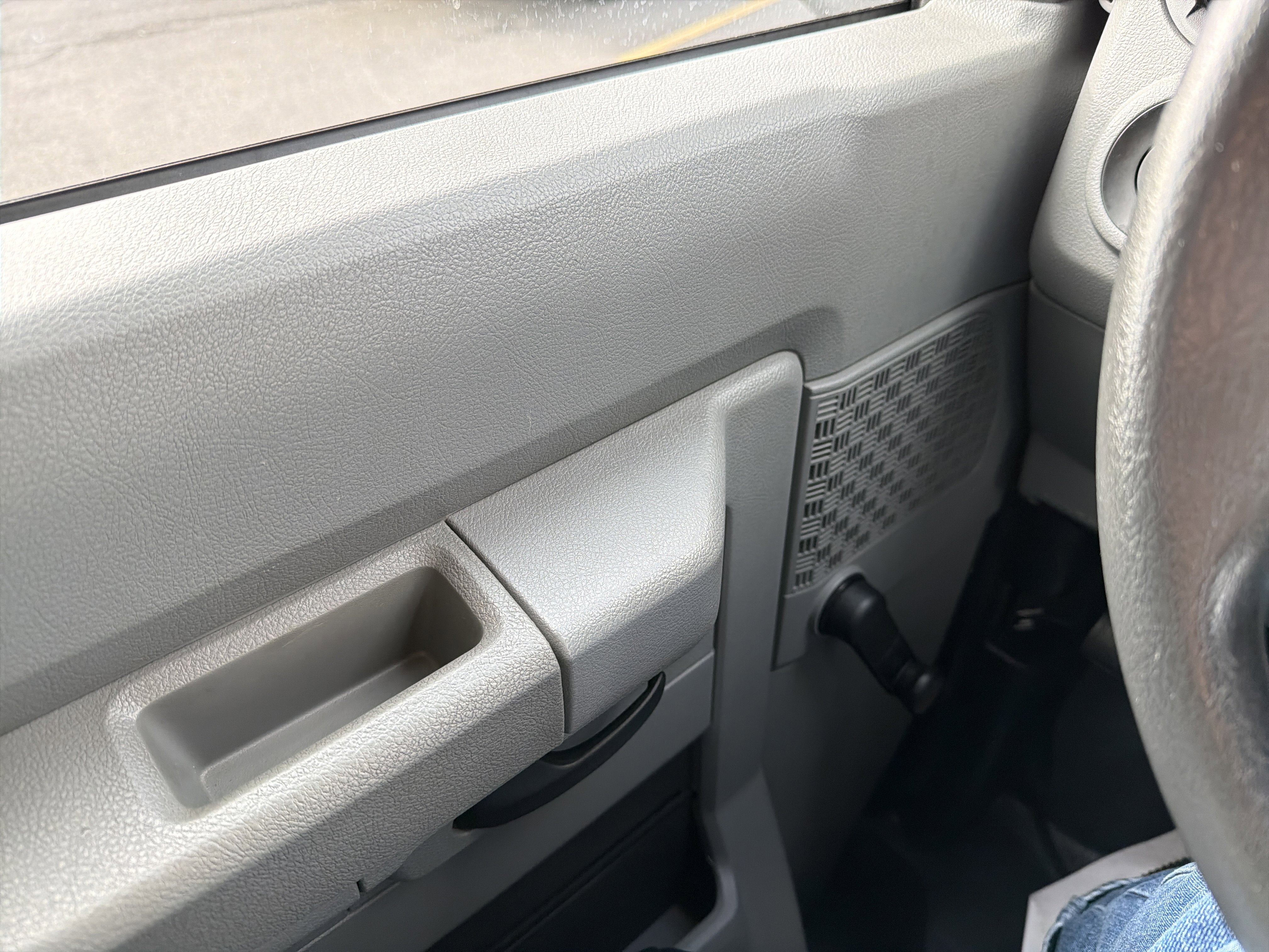 Used 2019 Ford E-350 and Econoline 350 Super Duty image 16