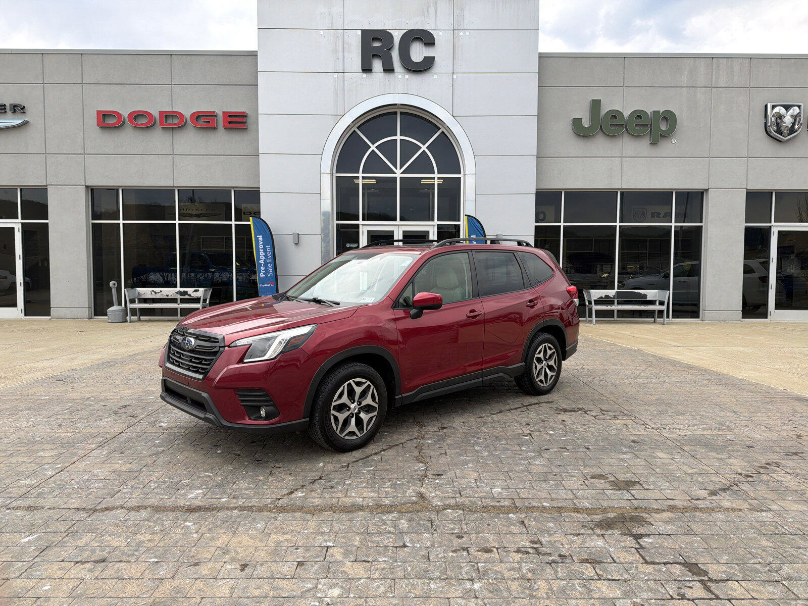 Used 2024 Subaru Forester Premium AWD/4WD image 4