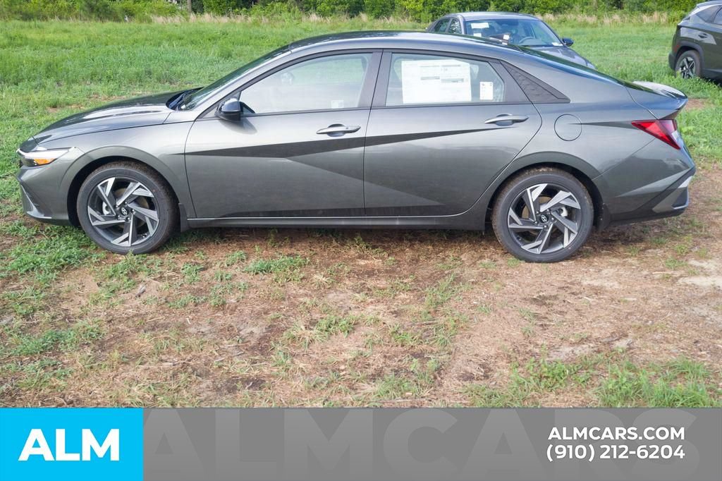 Certified 2025 Hyundai Elantra Sport FWD image 9