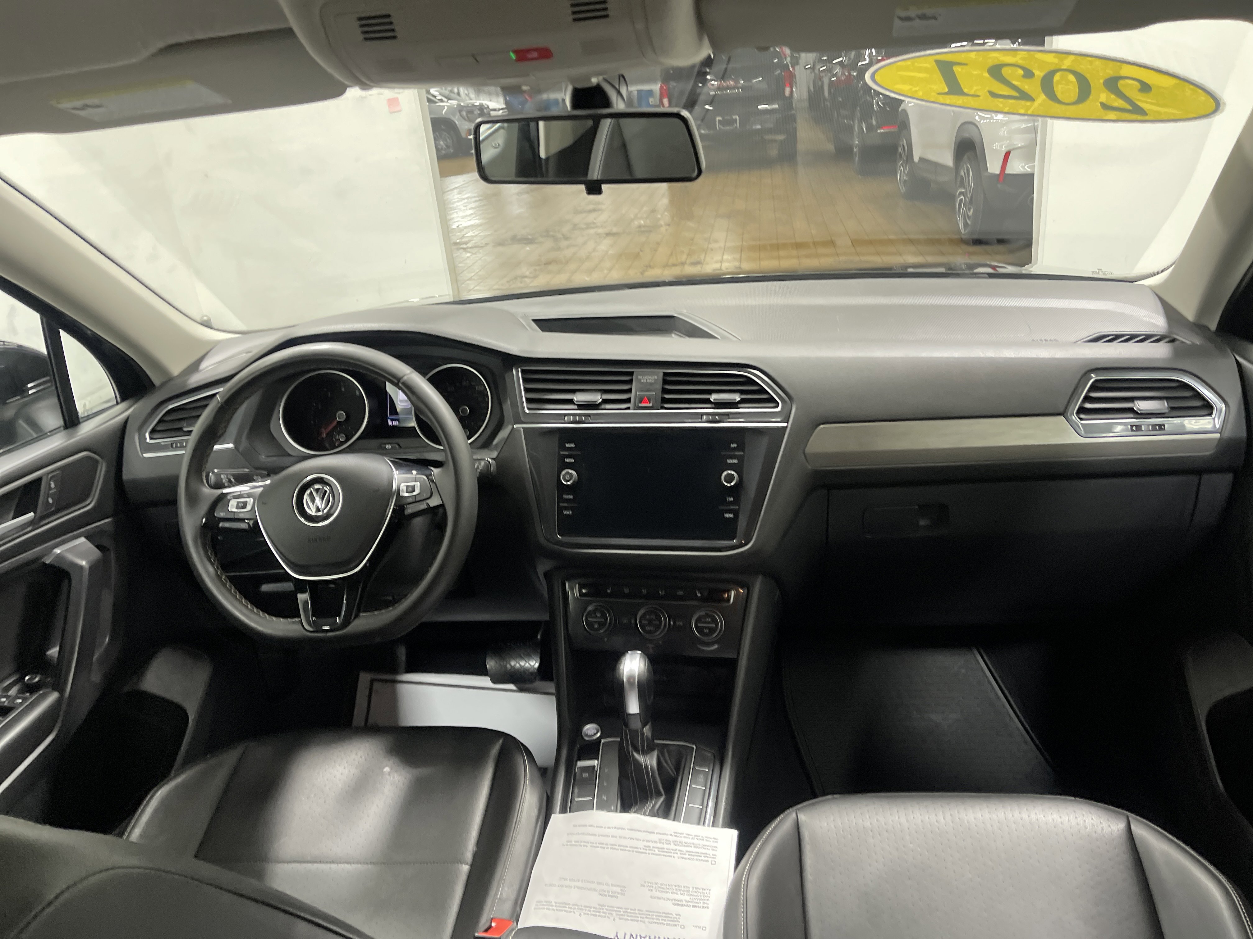 Used 2021 Volkswagen Tiguan SE image 23