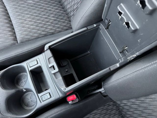 Used 2018 Nissan Rogue SV image 17