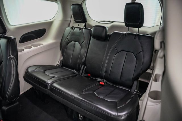 Used 2023 Chrysler Pacifica Touring-L FWD image 24