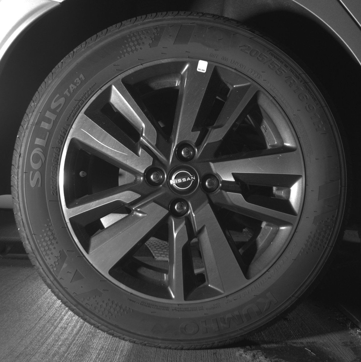 Used 2025 Nissan Versa SV image 15