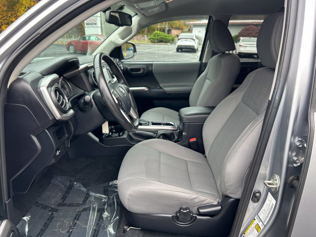 Used 2017 Toyota Tacoma SR5 AWD/4WD image 9