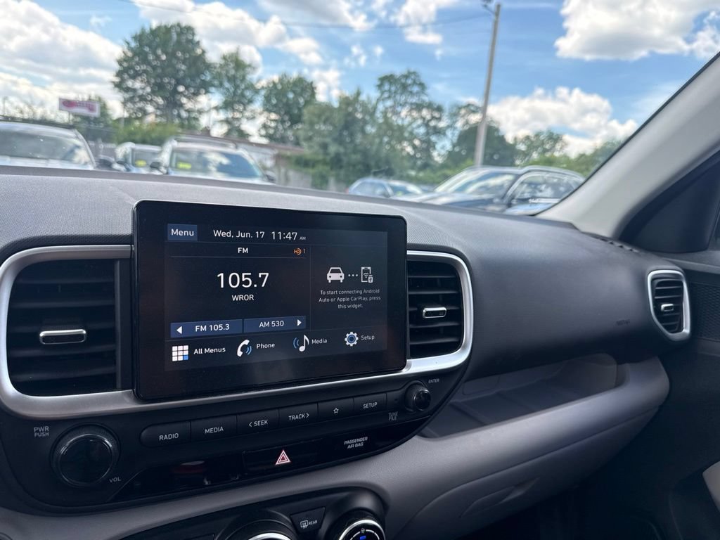 Used 2025 Hyundai Venue SEL FWD image 9
