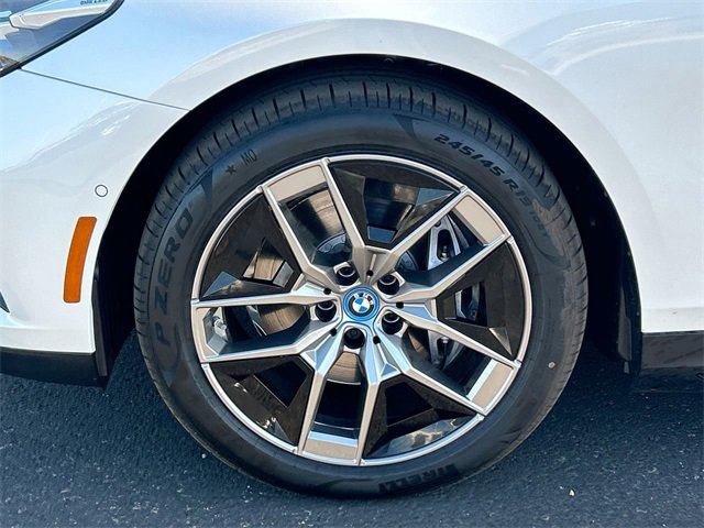 New 2025 BMW i5 eDrive40i w/ Premium Package image 10