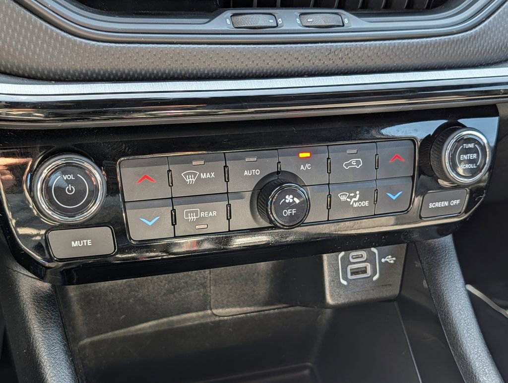 Used 2025 Jeep Compass Trailhawk AWD/4WD image 39