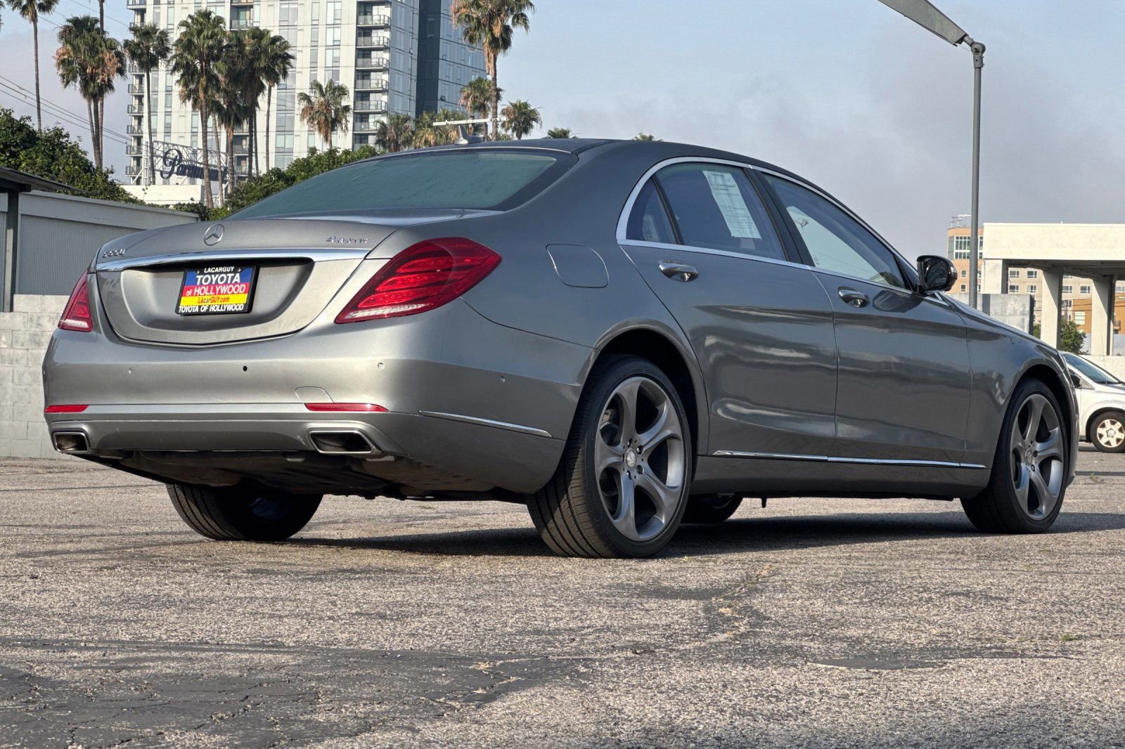 Used 2015 Mercedes-Benz S 550 4MATIC Sedan image 4