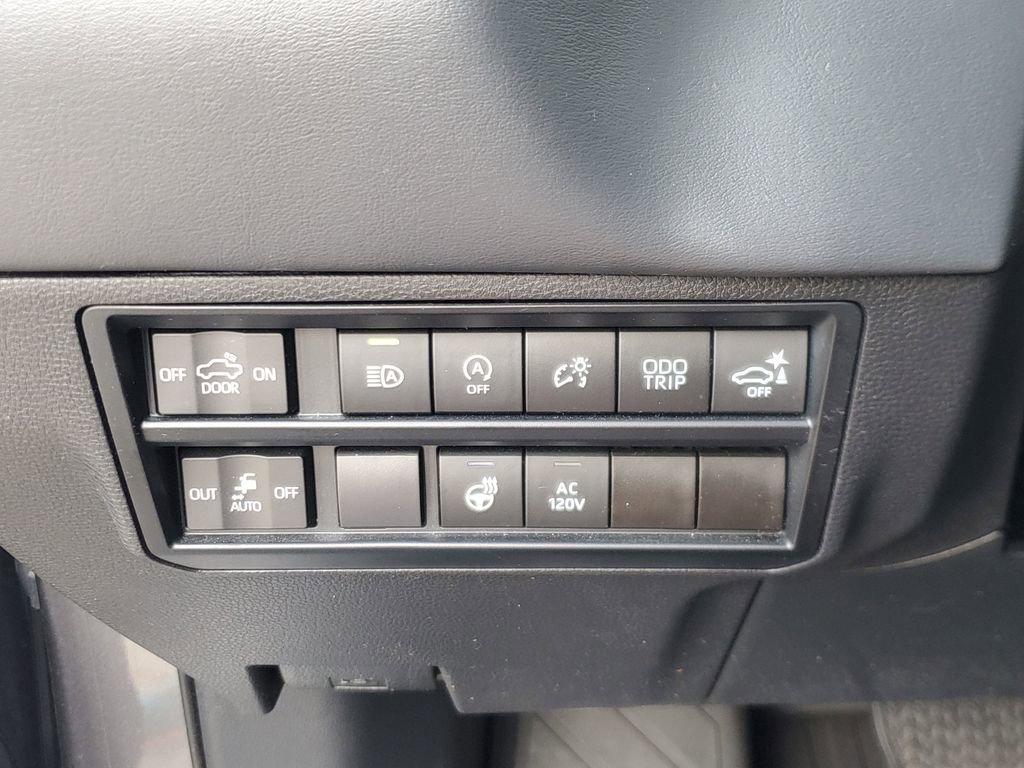 Used 2024 Toyota Tundra Platinum image 18