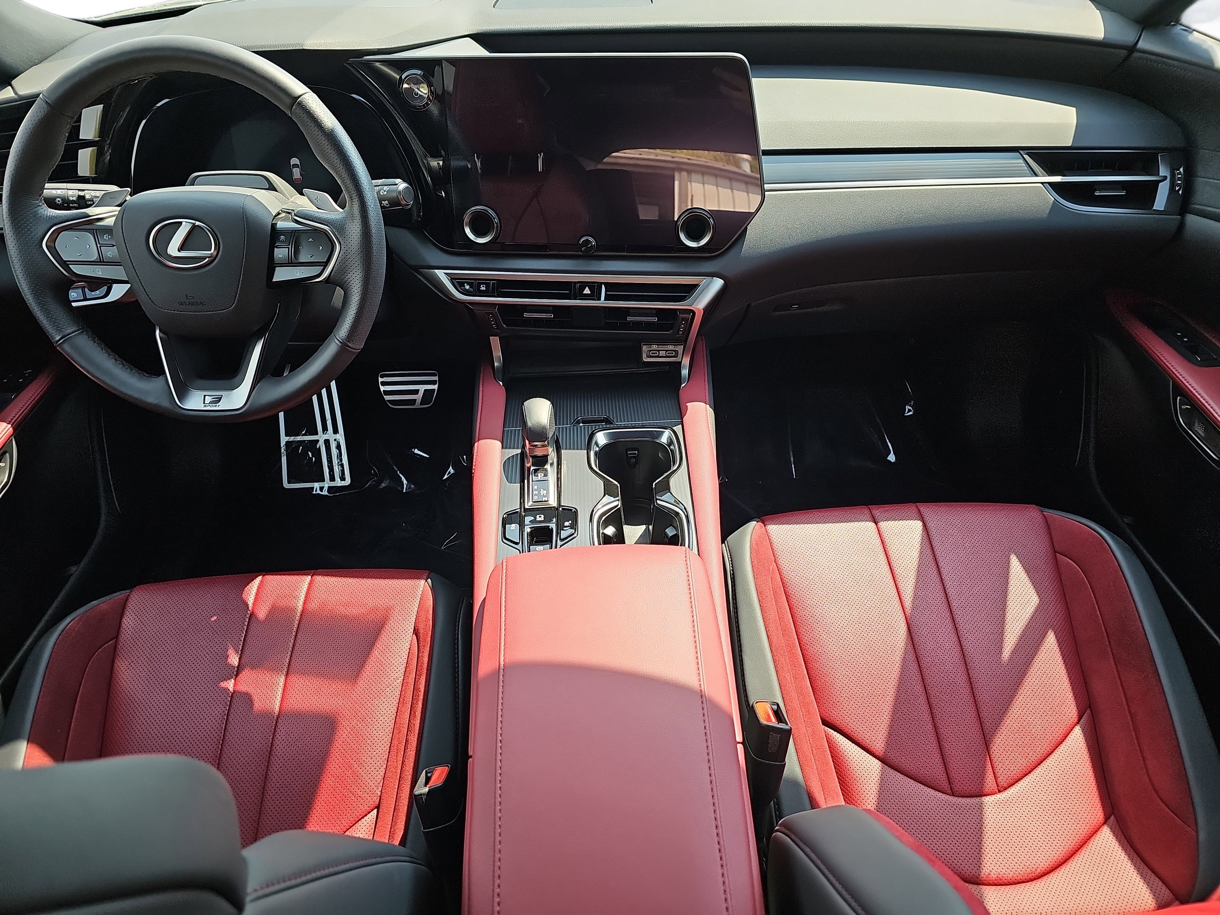 Used 2024 Lexus RX 500h F Sport w/ Convenience Package image 9