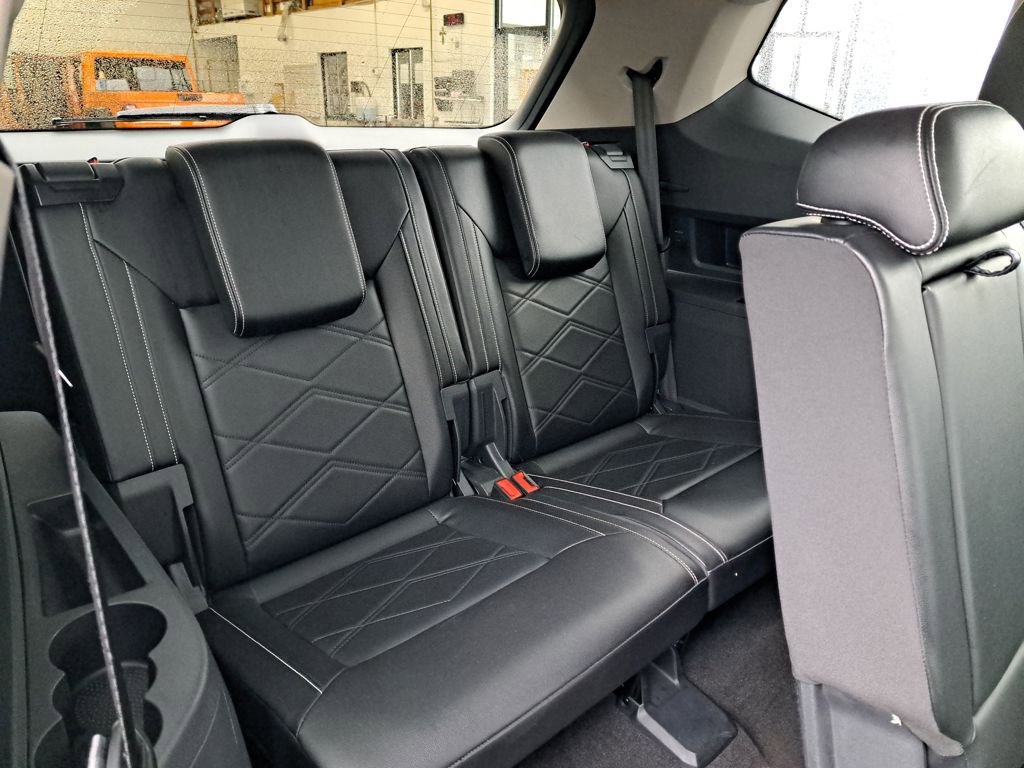 Used 2024 Volkswagen Atlas SE image 17