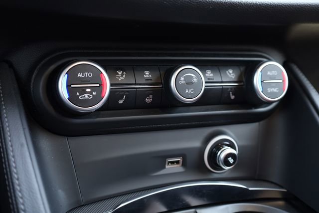 Used 2024 Alfa Romeo Stelvio Veloce image 19