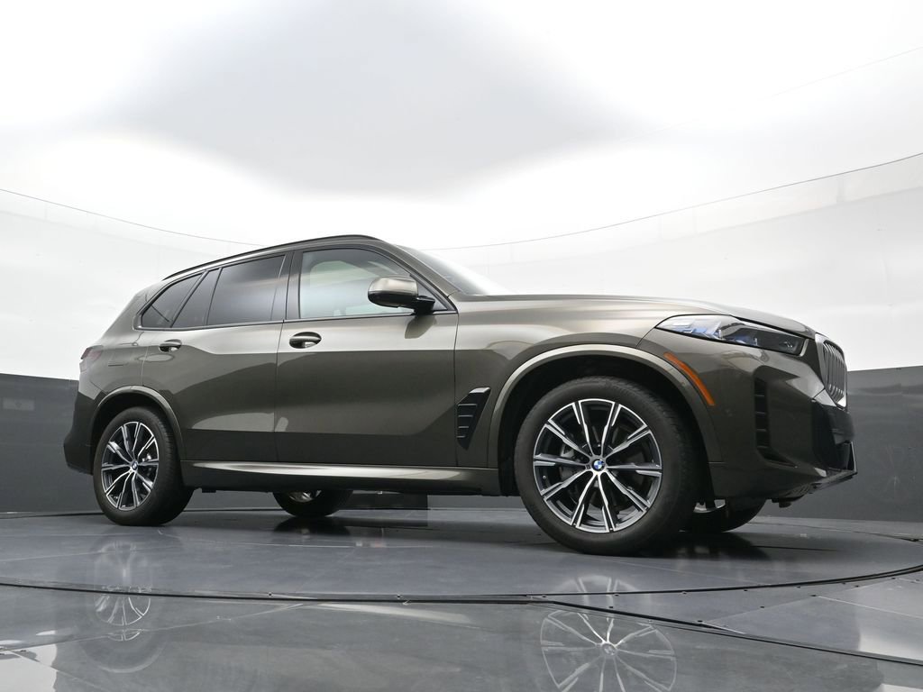Used 2024 BMW X5 xDrive40i w/ Executive Package image 24