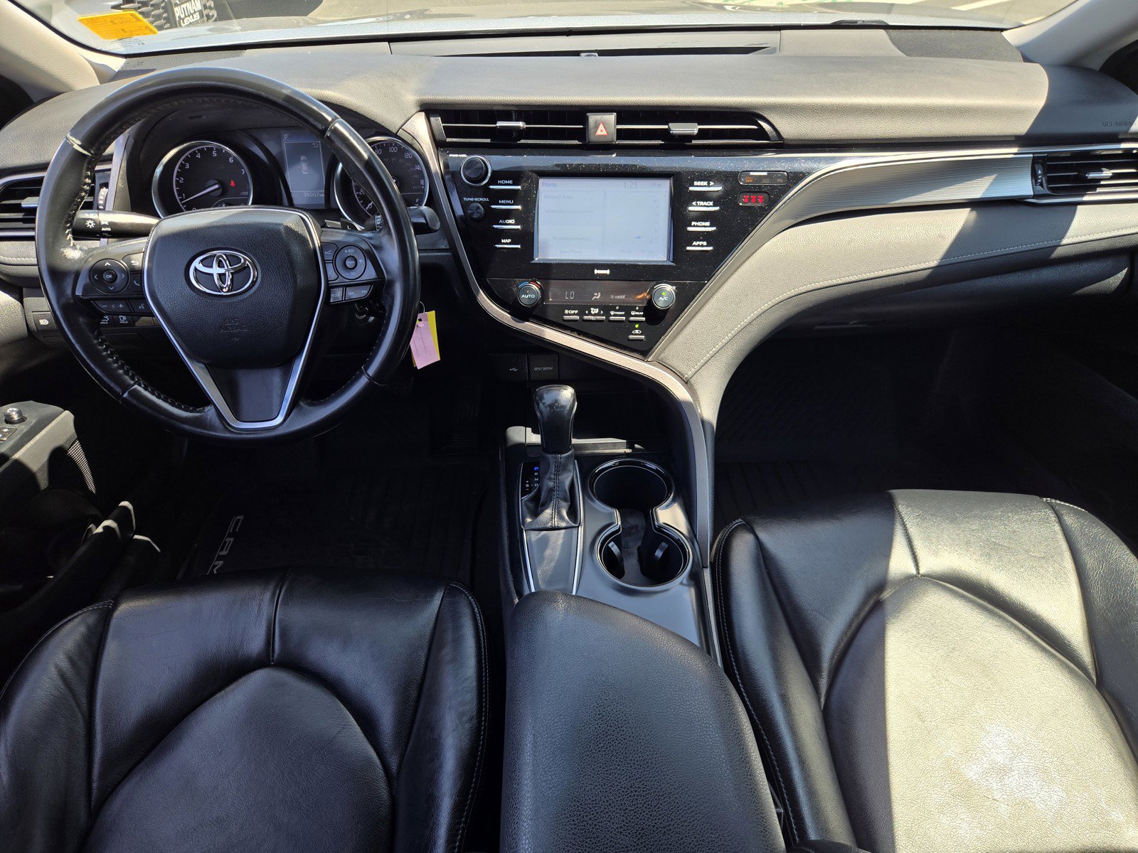 Used 2020 Toyota Camry SE FWD image 14