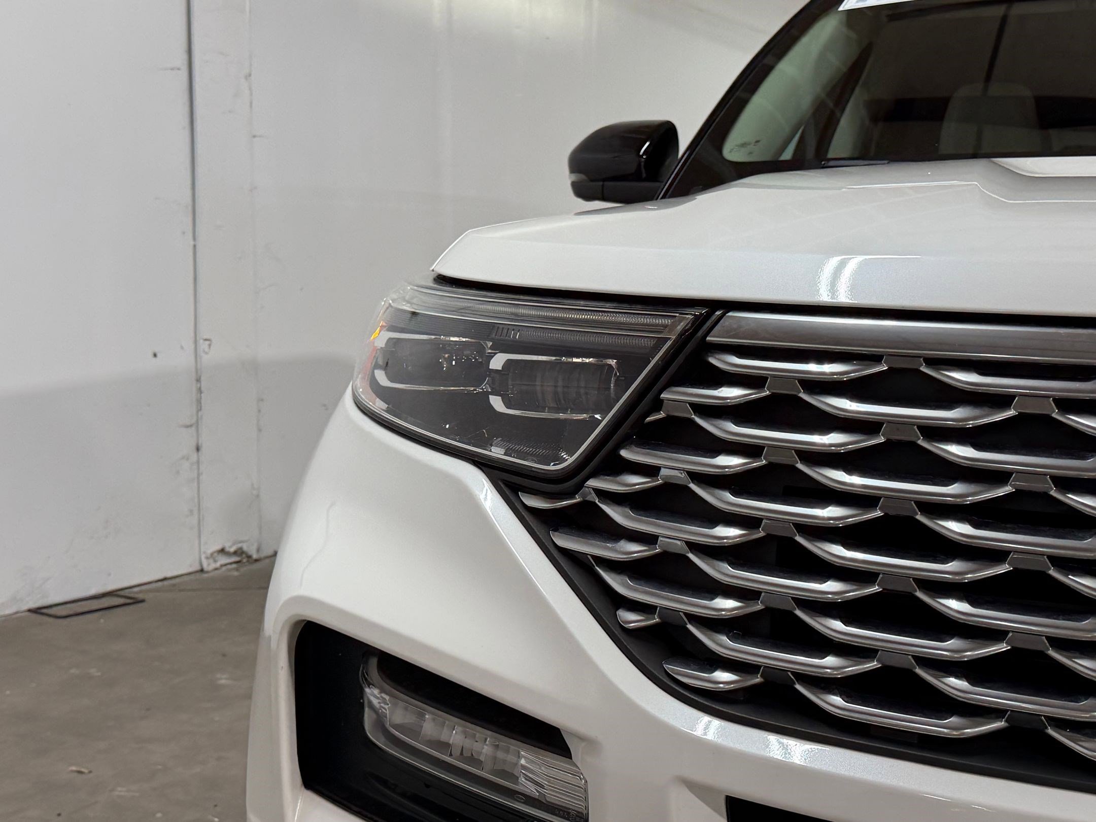 Used 2020 Ford Explorer Platinum w/ Premium Technology Package AWD/4WD image 10