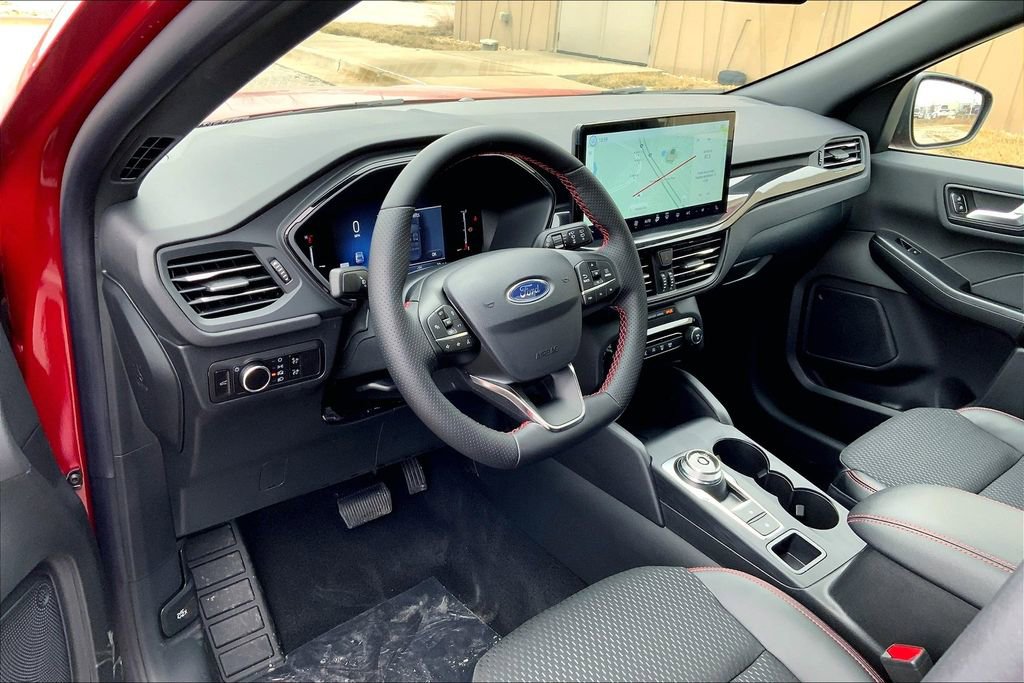 New 2025 Ford Escape ST-Line w/ Tech Pack #1 FWD image 6