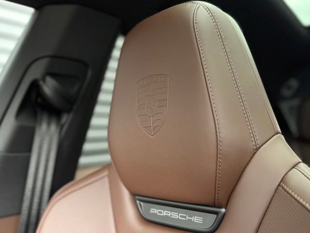 New 2026 Porsche Macan 4 Electric image 33