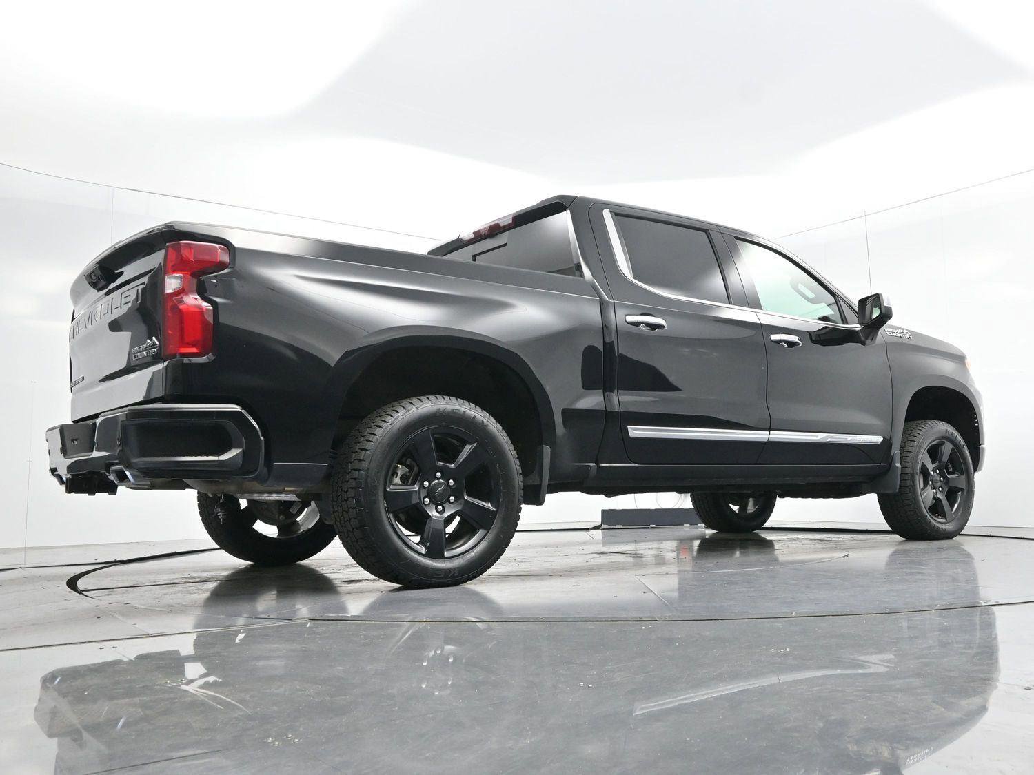 Used 2023 Chevrolet Silverado 1500 High Country w/ High Country Premium Package image 38