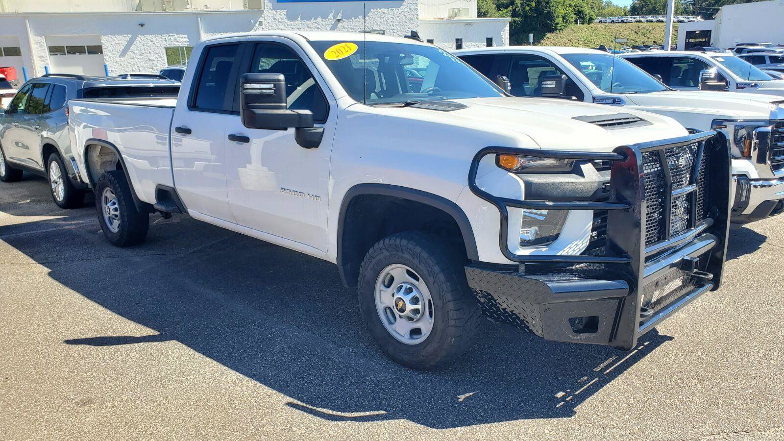 Used 2021 Chevrolet Silverado 2500 W/T w/ WT Convenience Package AWD/4WD image 2