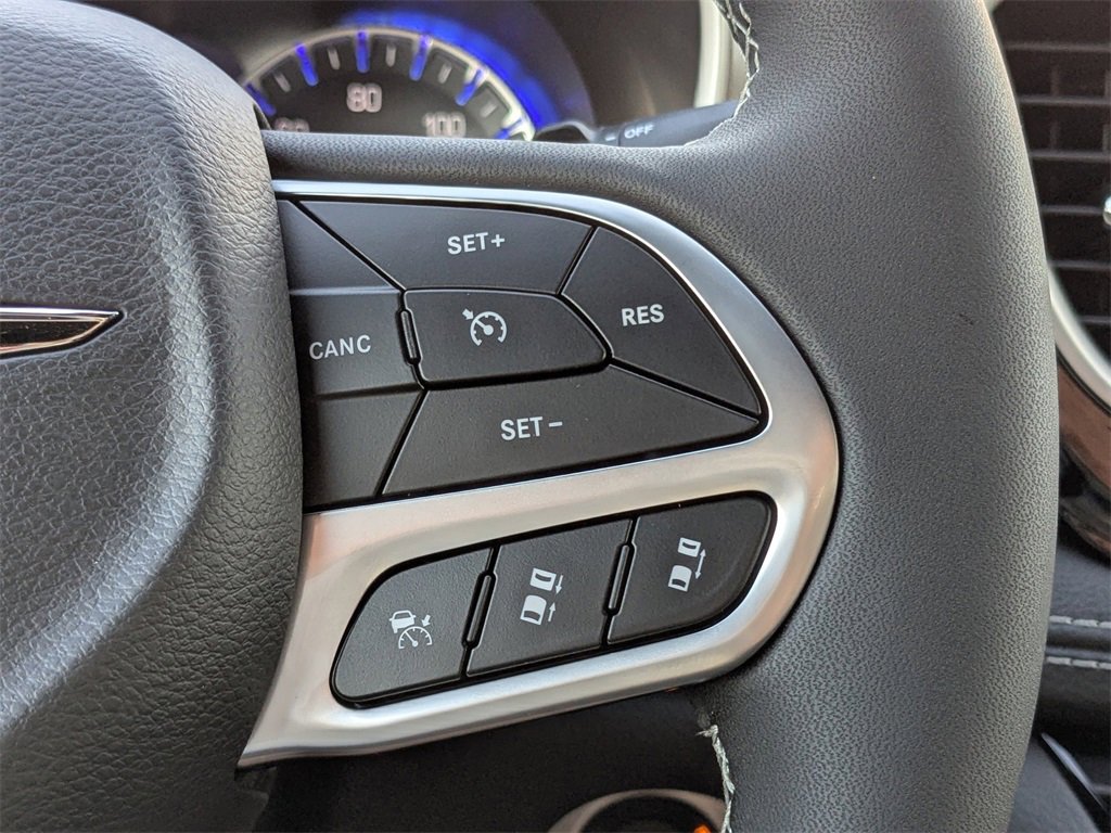 New 2026 Chrysler Pacifica Select image 32