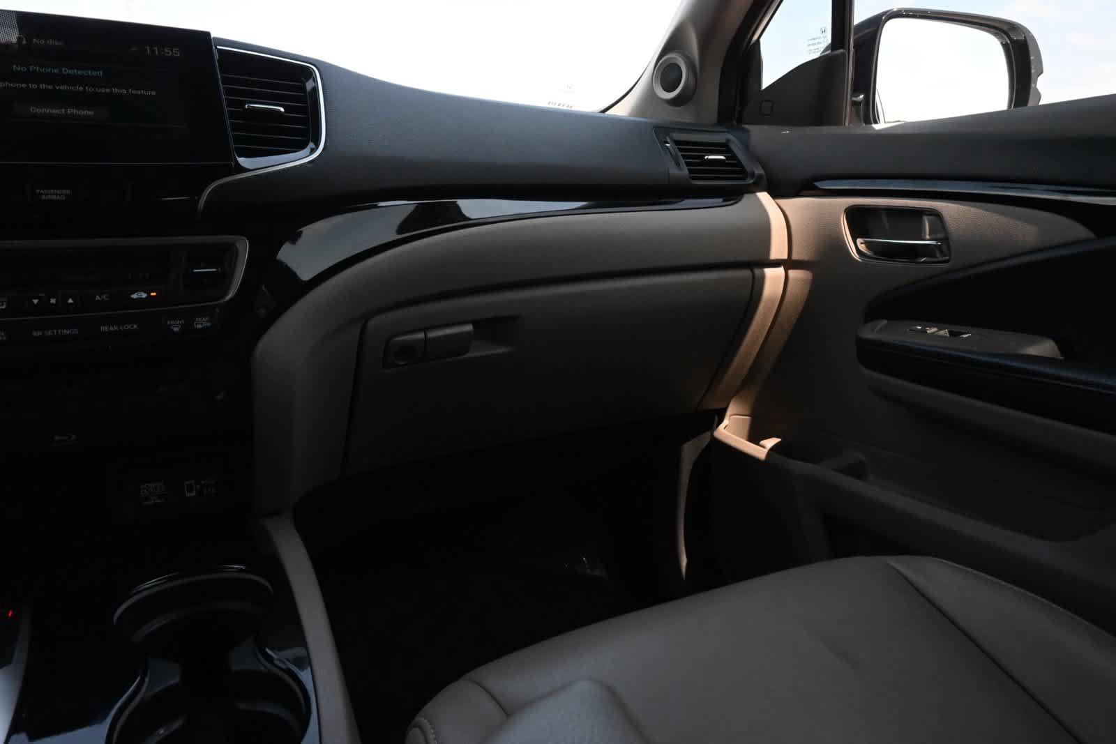 Used 2021 Honda Pilot Touring image 8