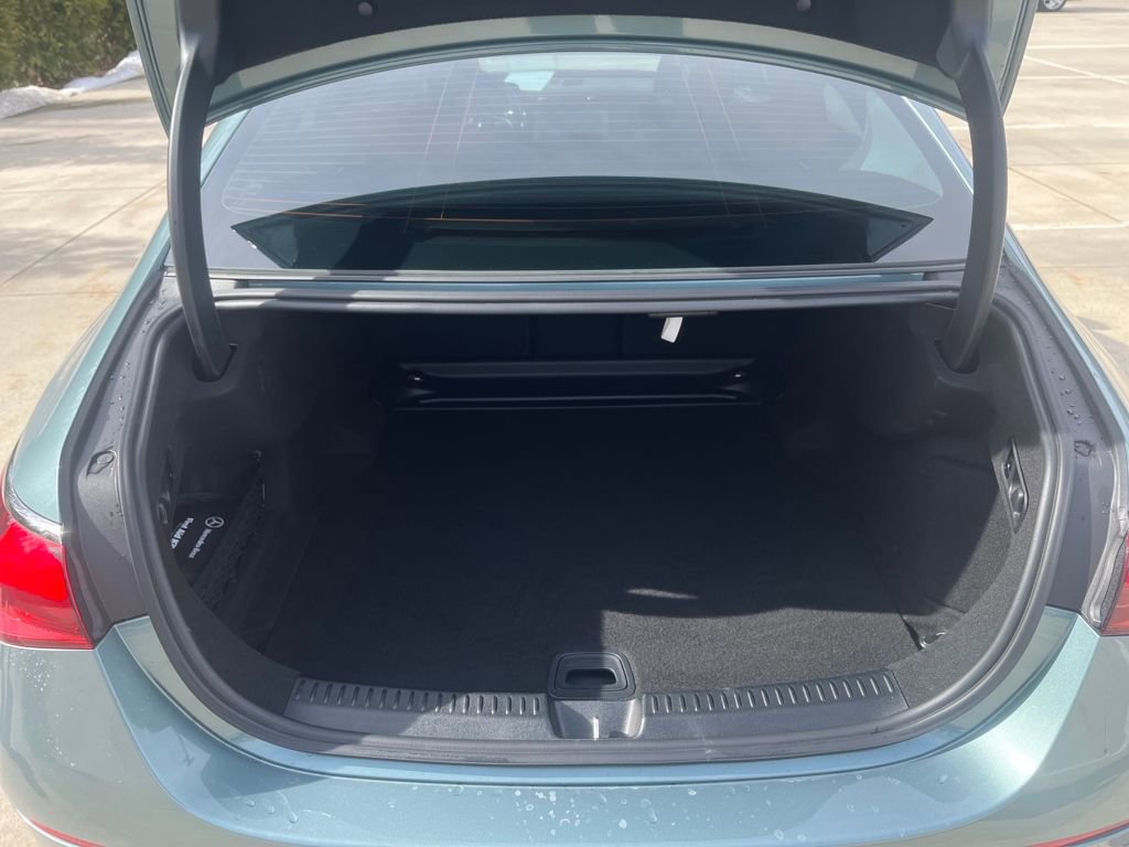 Used 2024 Mercedes-Benz E 350 4MATIC Sedan image 17