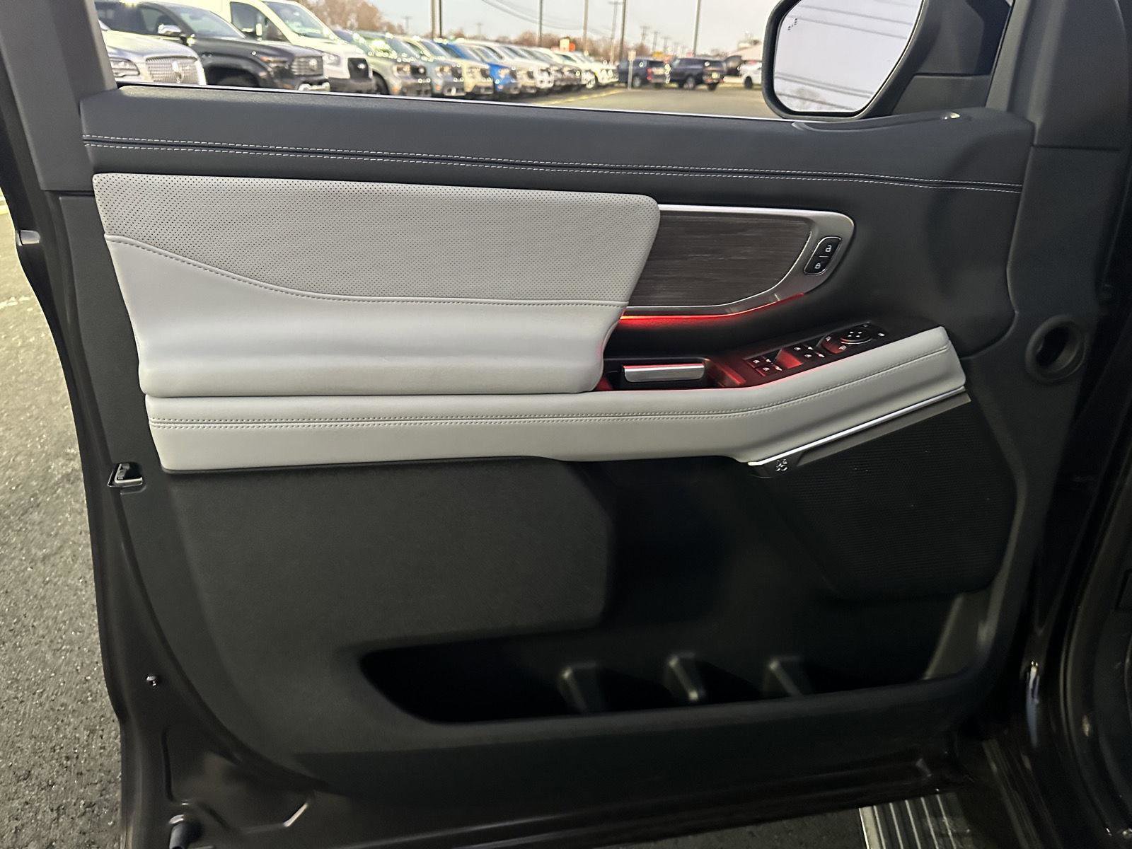 Used 2025 Ford Expedition Max Platinum w/ Platinum Ultimate Package image 9