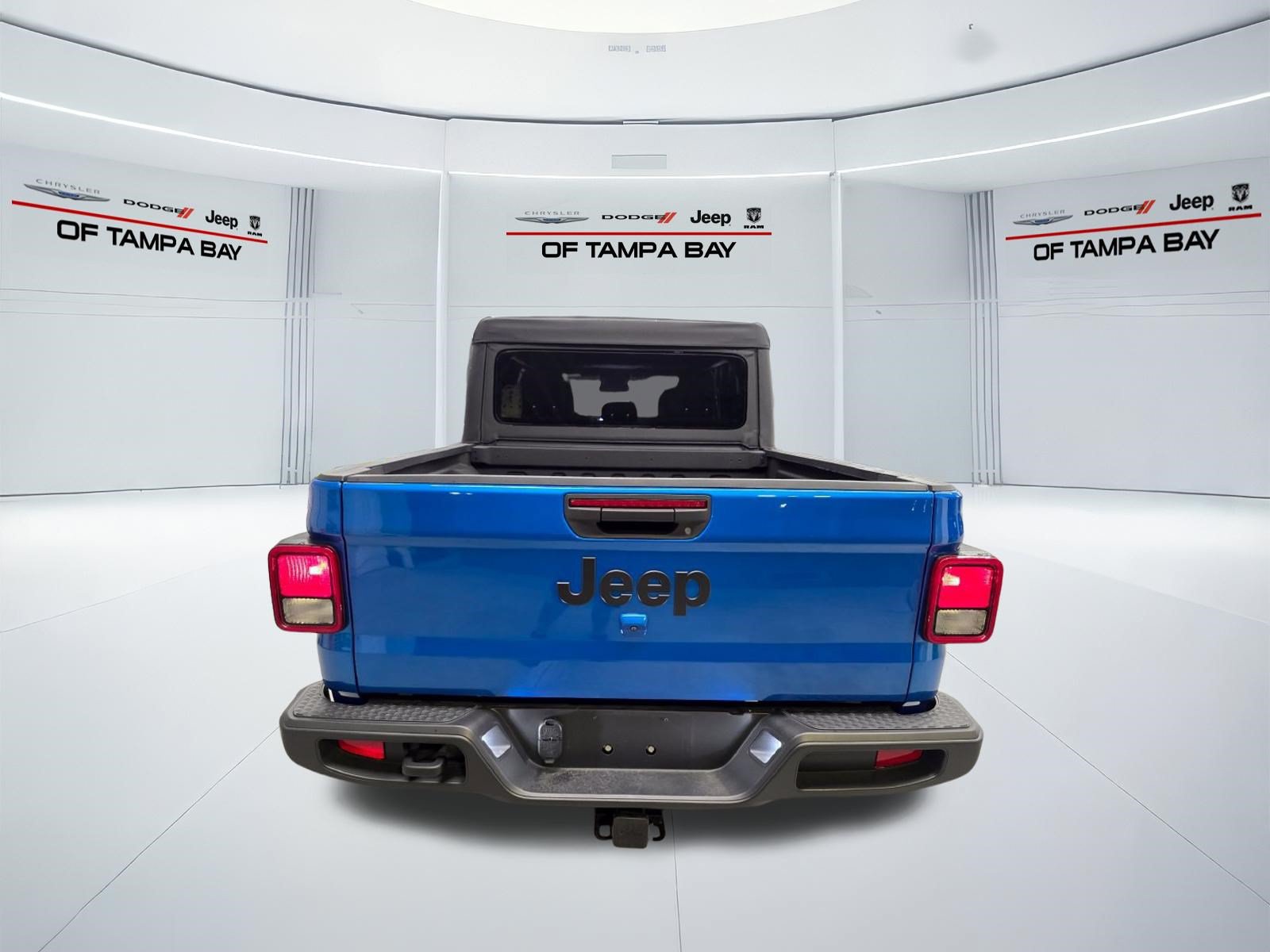 Used 2025 Jeep Gladiator Sport AWD/4WD image 5