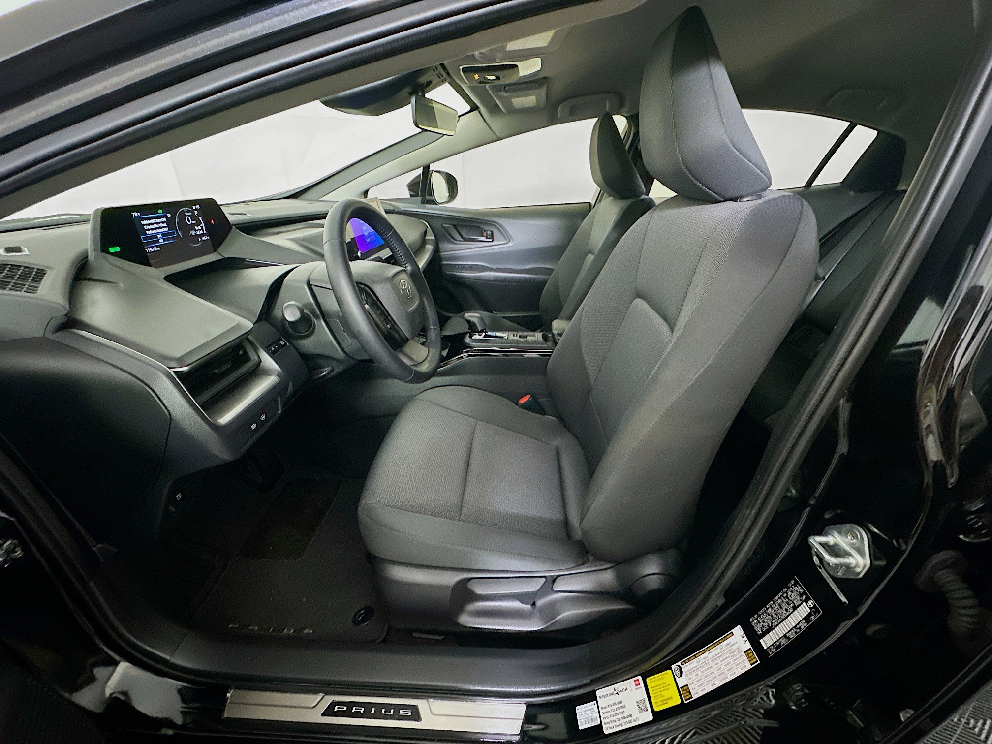 Used 2024 Toyota Prius LE FWD image 13