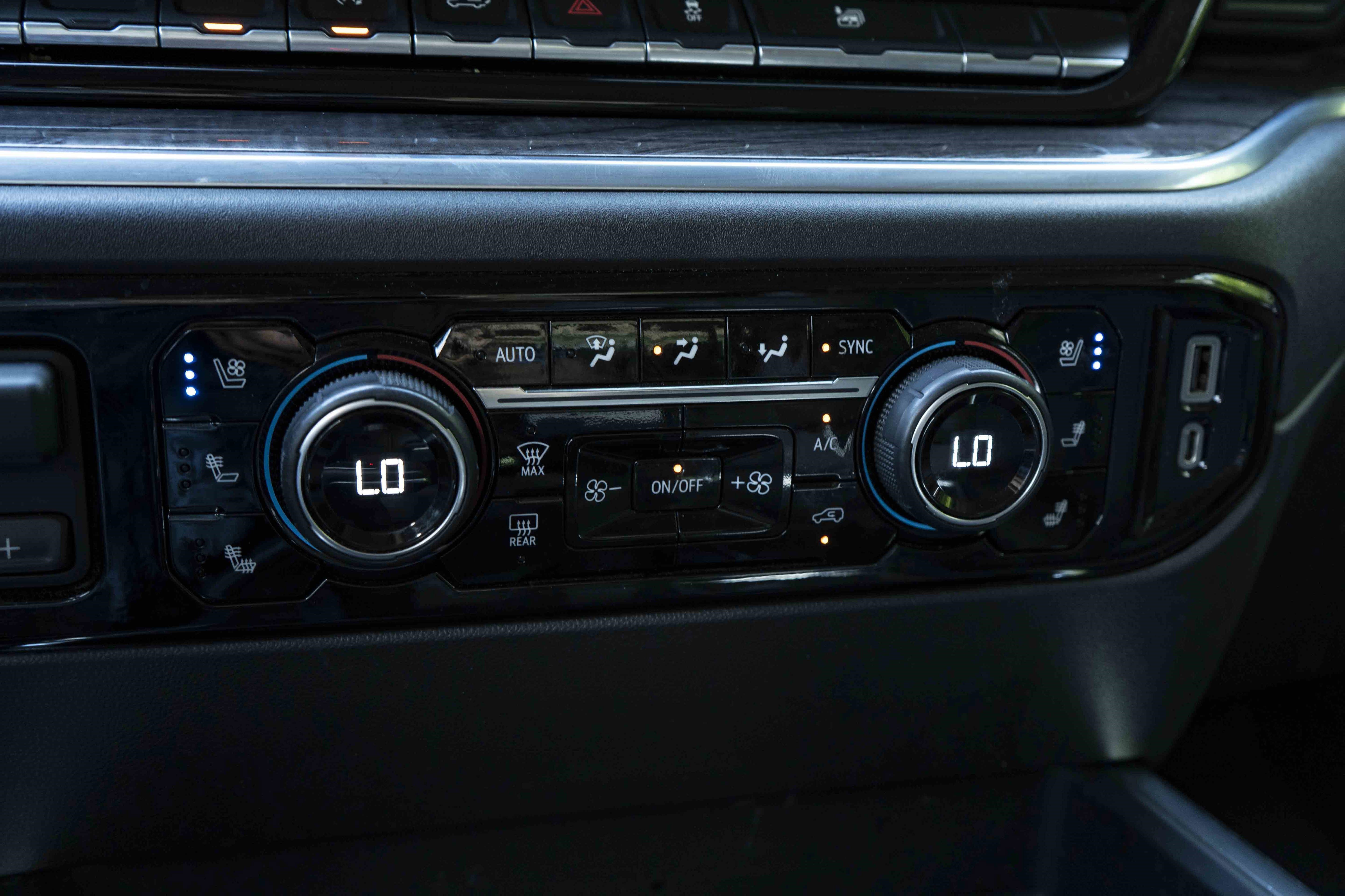 Used 2022 Chevrolet Silverado 1500 LTZ image 34