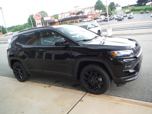 New 2026 Jeep Compass Latitude AWD/4WD image 8