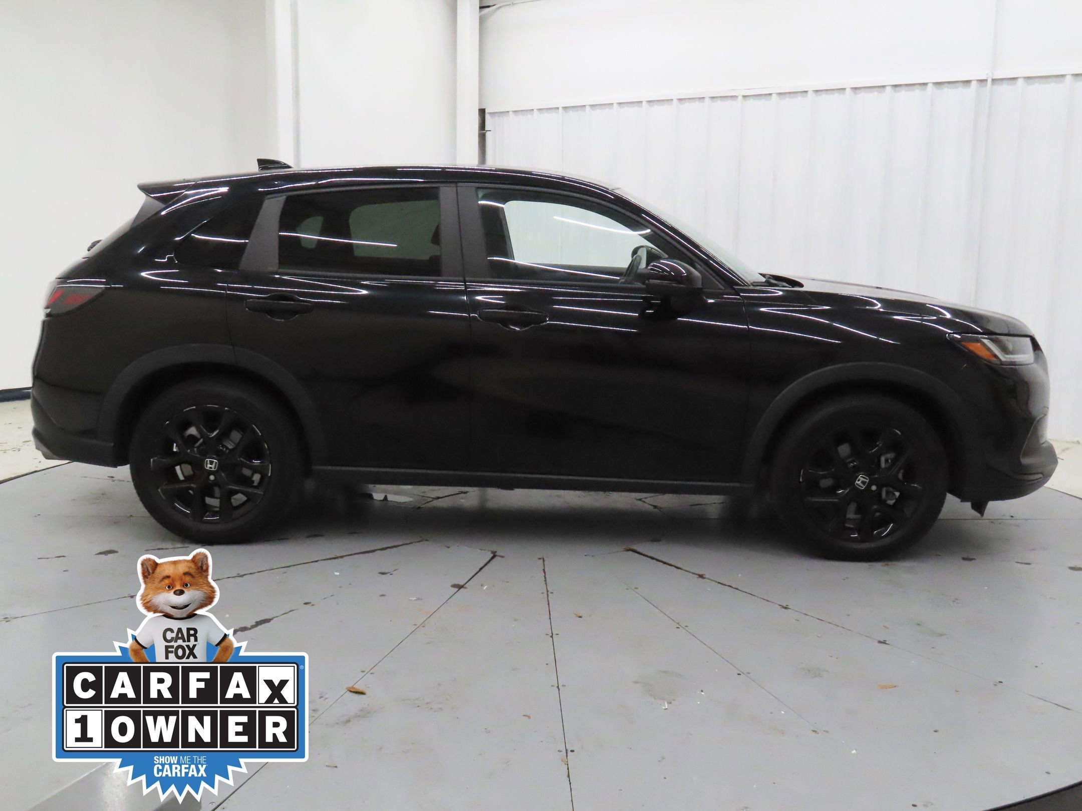 Used 2023 Honda HR-V Sport image 2