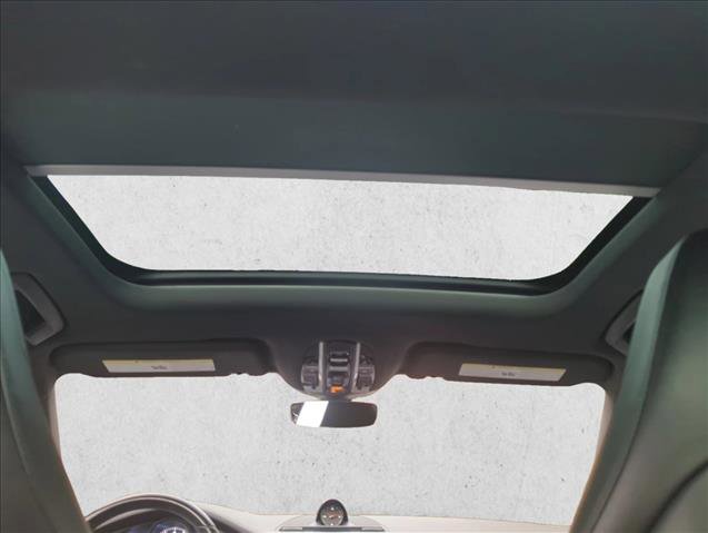 Used 2022 Porsche Panamera 4 w/ Premium Package image 25