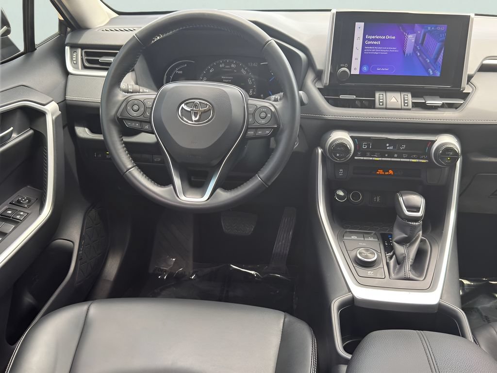 Used 2025 Toyota RAV4 XLE Premium AWD/4WD image 26