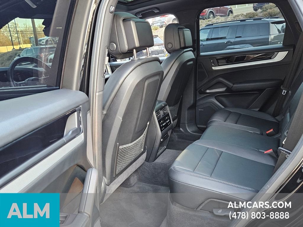 Used 2024 Porsche Cayenne S image 14