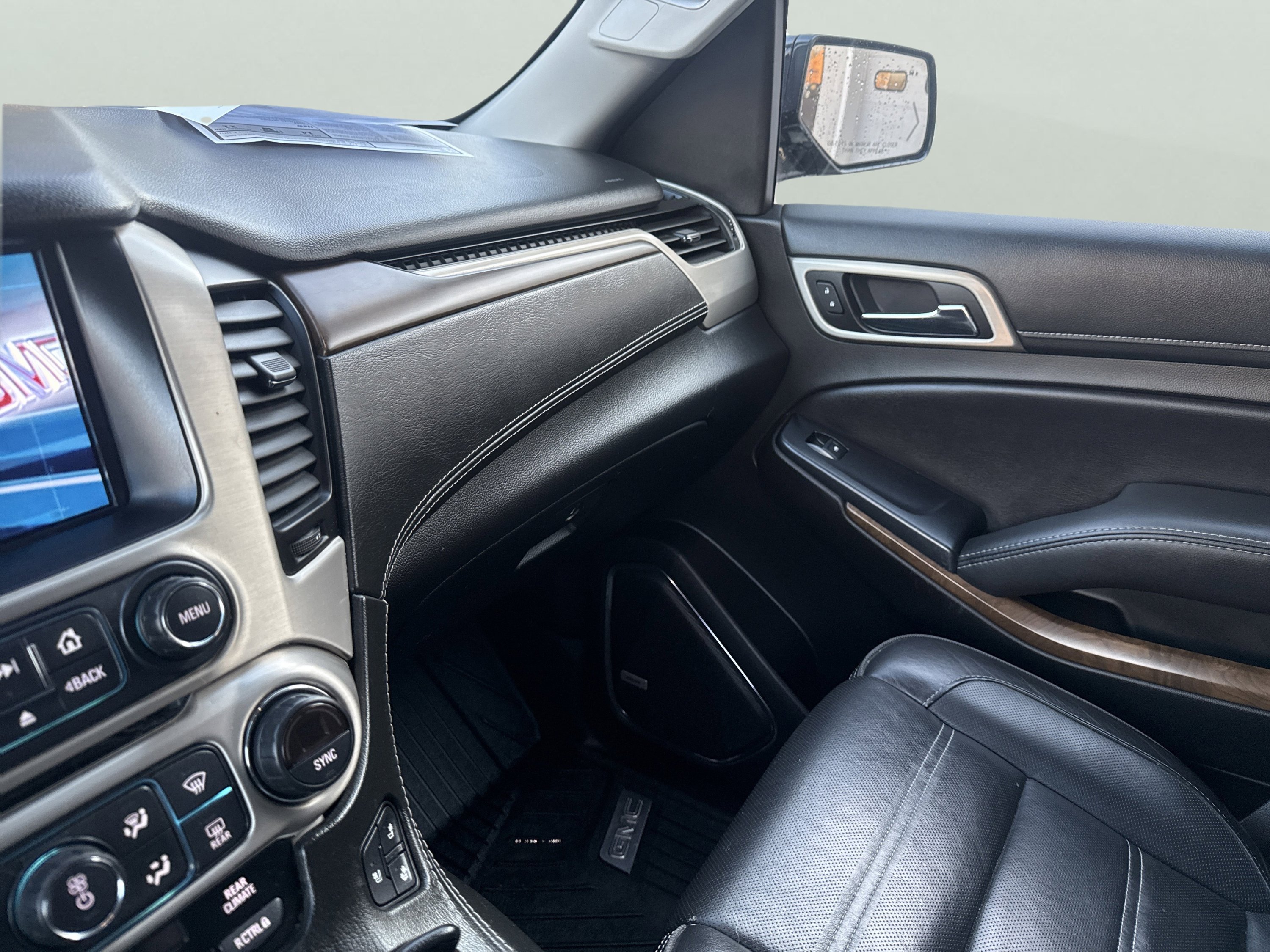 Used 2018 GMC Yukon XL Denali w/ Denali Ultimate Package image 21