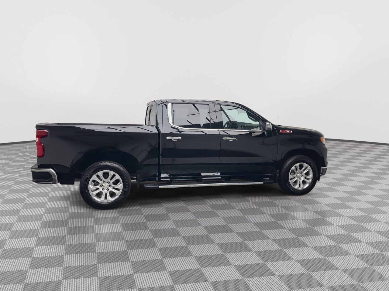 Certified 2024 Chevrolet Silverado 1500 LTZ AWD/4WD image 44