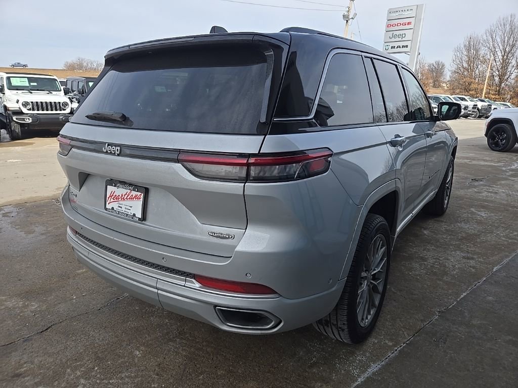 Used 2025 Jeep Grand Cherokee Summit image 9