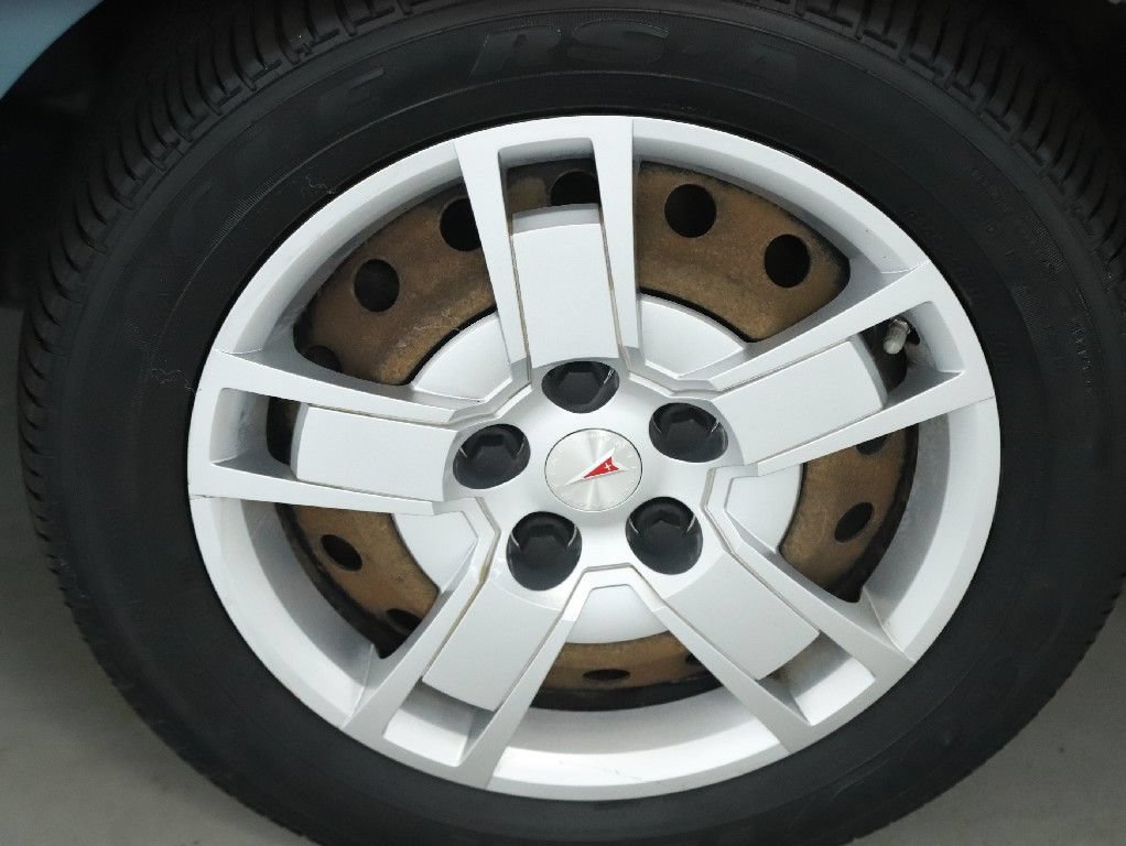 Used 2009 Pontiac Vibe w/ Preferred Package FWD image 31