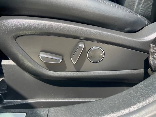 Used 2023 Lincoln Nautilus Reserve w/ Equipment Group 201A image 16