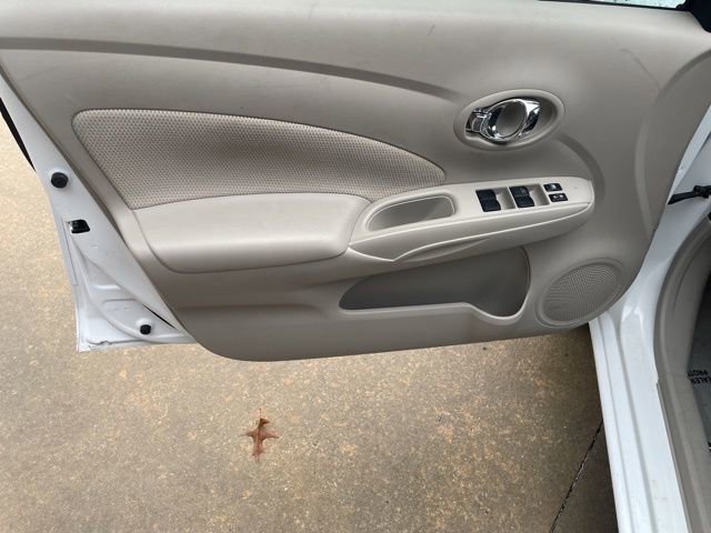 Used 2012 Nissan Versa SL image 10