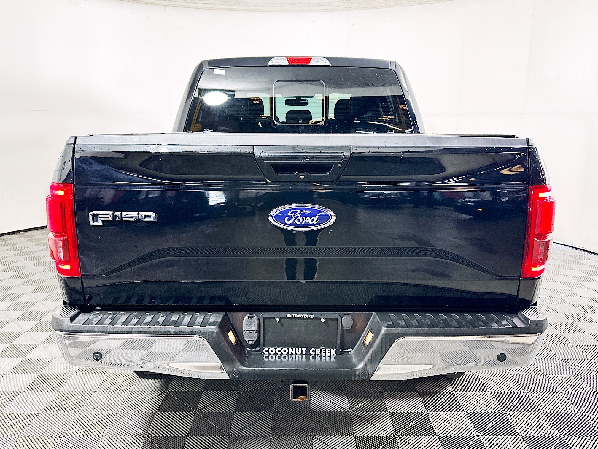Used 2016 Ford F150 Lariat w/ Equipment Group 501A Mid AWD/4WD image 4