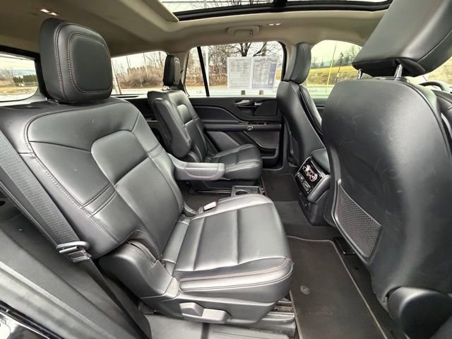 Used 2022 Lincoln Aviator AWD w/ Premium Package image 37
