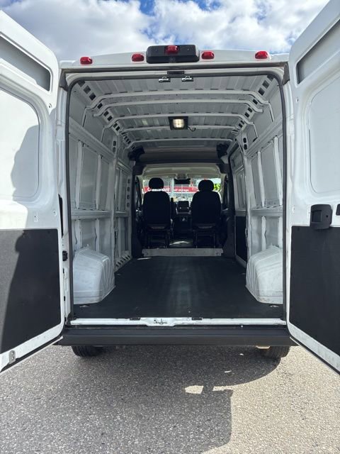 Used 2025 RAM ProMaster 2500 w/ Convenience Group image 10