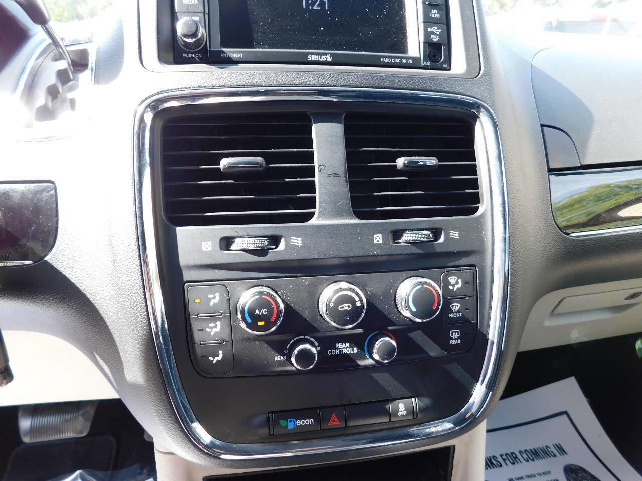 Used 2017 Dodge Grand Caravan SXT image 36