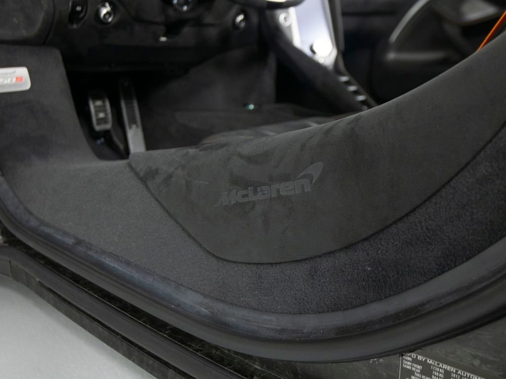 Used 2024 McLaren 750S Spider RWD image 16